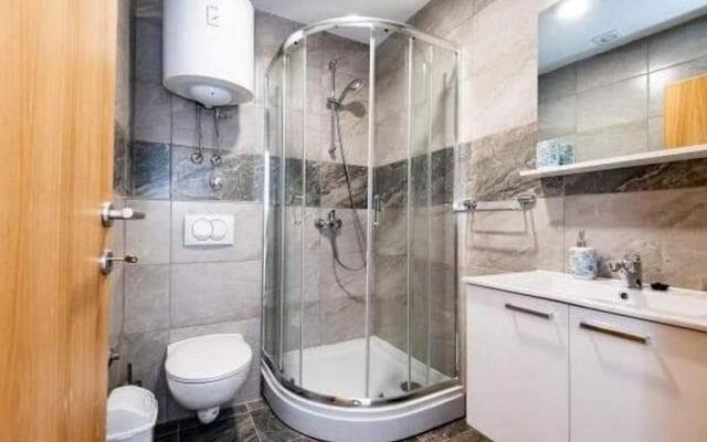 Apartments by the sea Gradac, Makarska - 18877