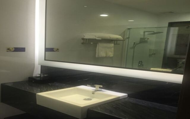 Pengke Hotel (Shenzhen North Railway Station)