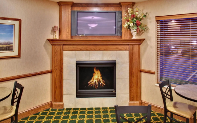 Garner Hotel Brookings by IHG