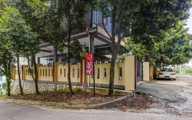 Oyo 91298 Rumah Cantik Homestay