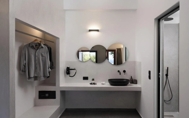 Splendour Hotel and Suites