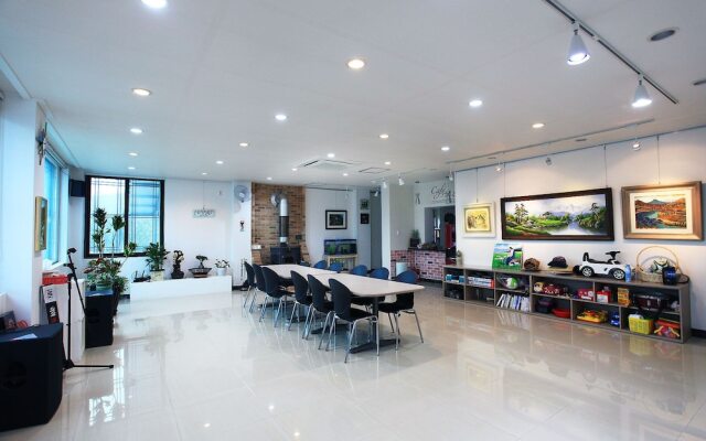 Forest of Color Pension