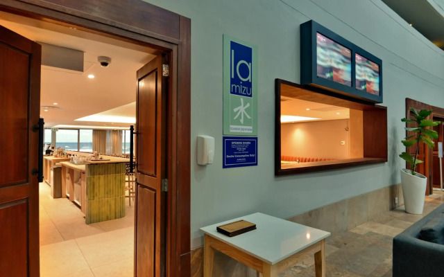 Lagoon Beach Hotel & Spa