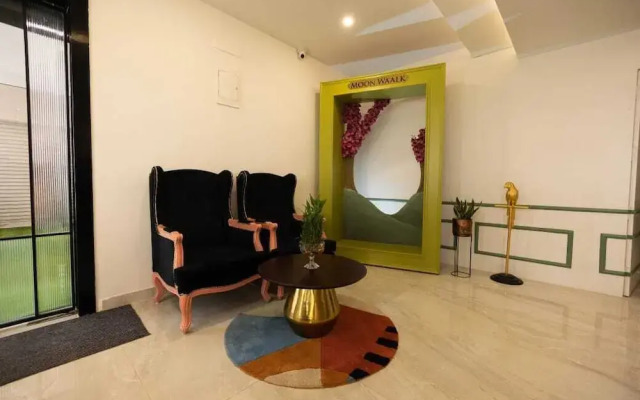 Moon Walk Hotel & Restaurant