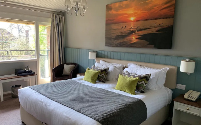 Potters Heron Hotel