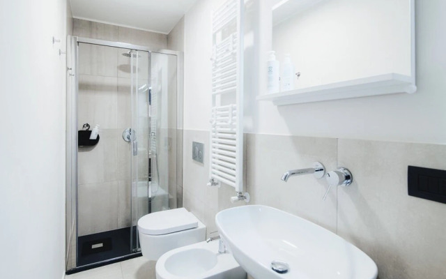 MyHomeInComo - Mc Julian Apartment