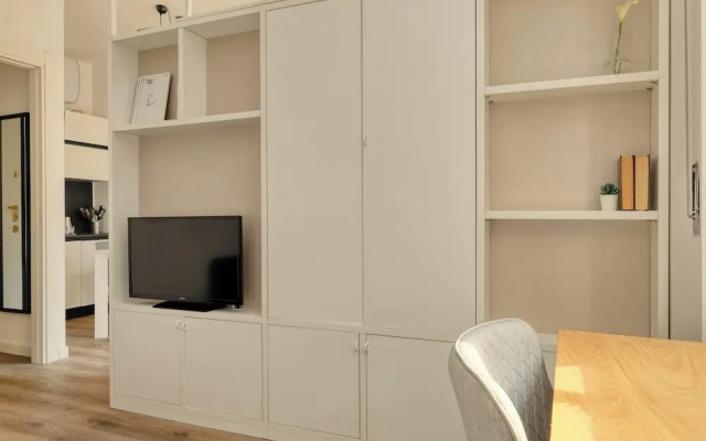 JOIVY Cosy Studio with Balcony