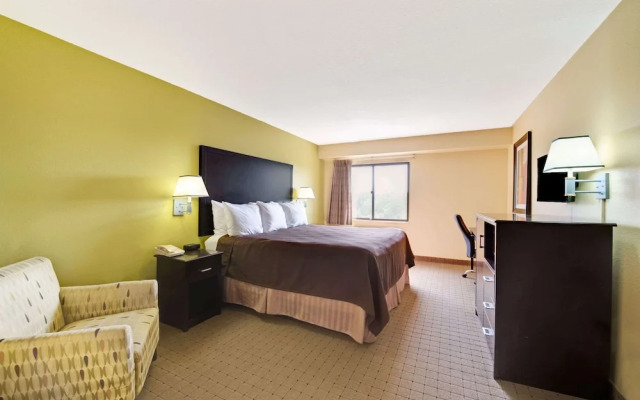 Days Inn And Suites DeSoto
