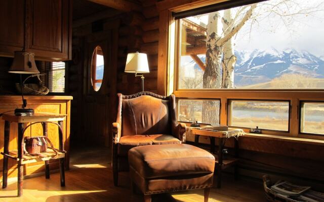 Paradise Gateway B&B and Vacation Homes