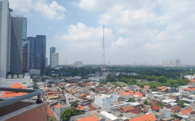 Spacious And Serene 1Br Apartment At Taman Beverly