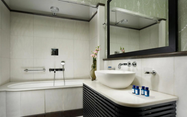 San Firenze Suites & Spa