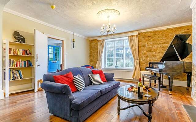 Pendennis Lodge