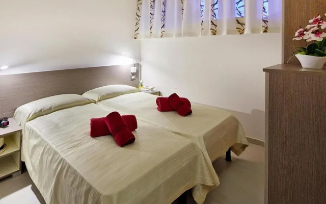 Bungalow in Caorle With Garden Furniture