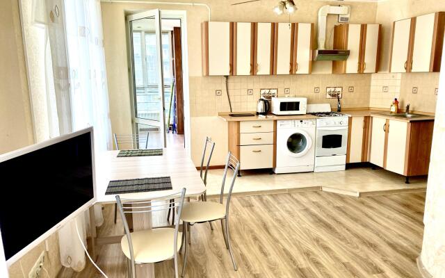 Top House (Топ Хаус) на улице Белинского