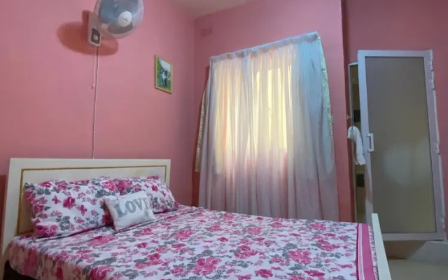 Ground Floor Maisonette In Birzebbugia