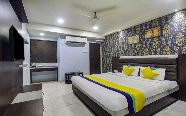 Itsy by Treebo - Golden Fiesta