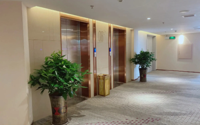 Lavande Hotels（Changde Lixian Branch）