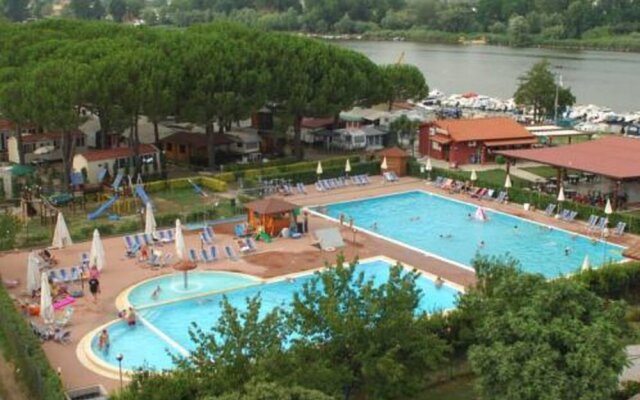 Holiday chalets on Camping River Village