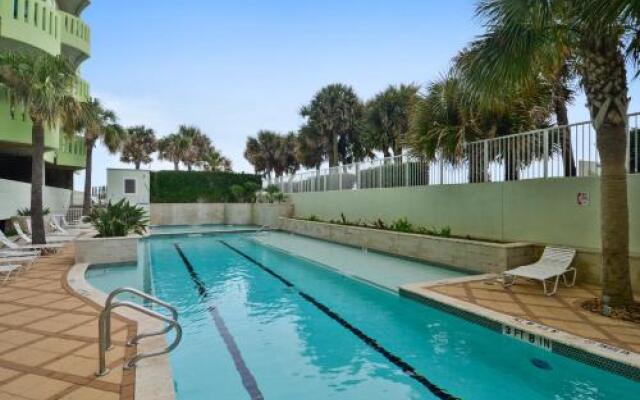 Seawall Condo with Birds Eye Views by RedAwning