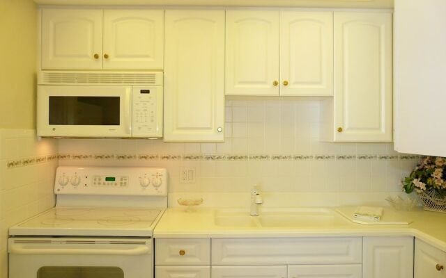 Sunny Beachfront Condo With Pool and Sw-facing Balcony