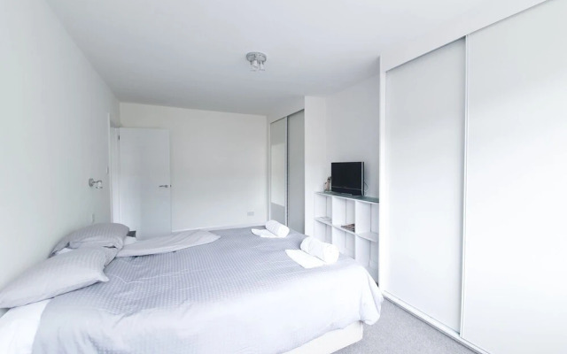 Lovely, Recently Renovated Maisonette in NW London