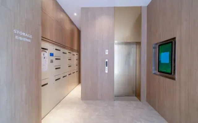HanTing Premium Hotel (Wuhan Five Rings Sports Center Etouwan Subway Station)
