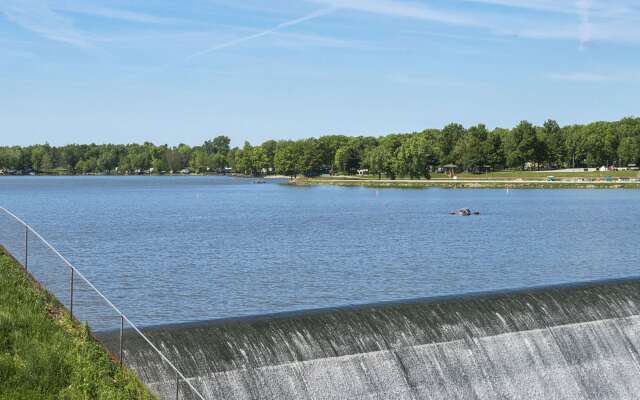 Super 8 by Wyndham Taylorville IL