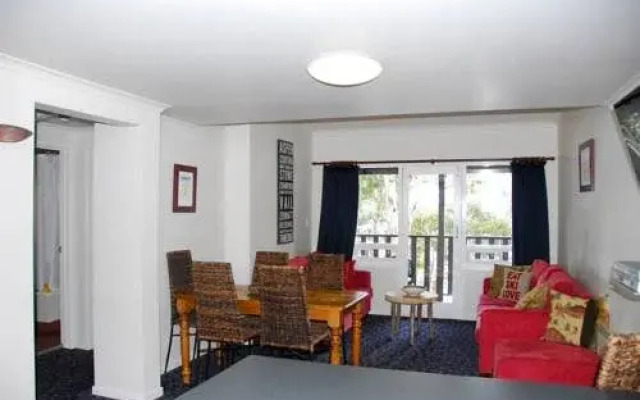 Karas Apartments