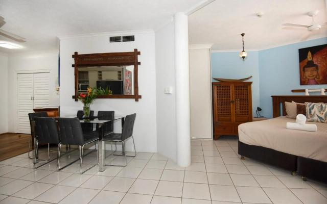 Golden Sands Beachfront Apartment Resort