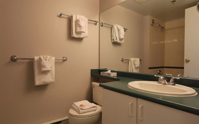 ResortQuest at Marketplace Lodge