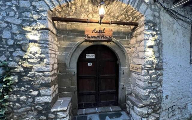 Hotel & Traditional Food Ansel