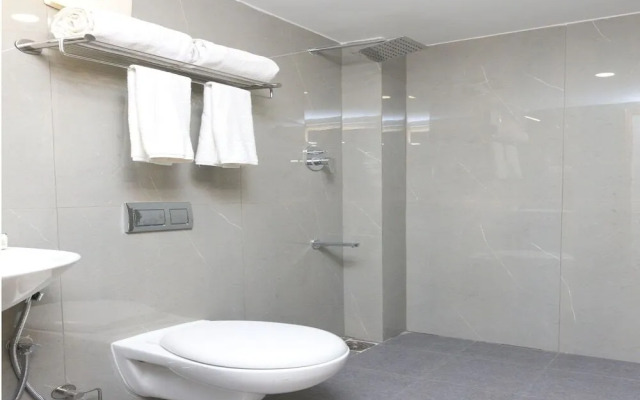 Pearl Mylapore By OYO Rooms