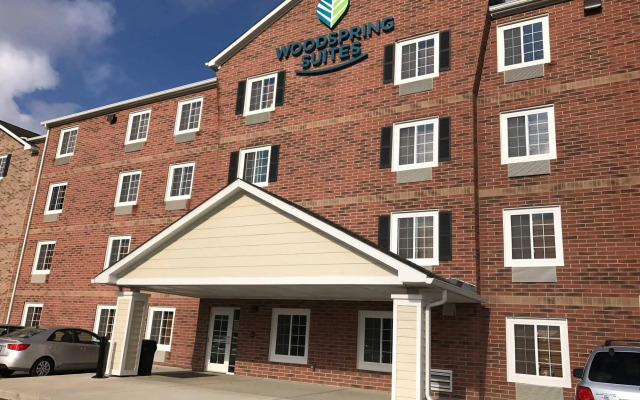 WoodSpring Suites Bakersfield East
