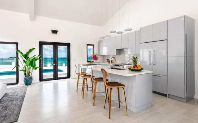 Villa Pelican Bay