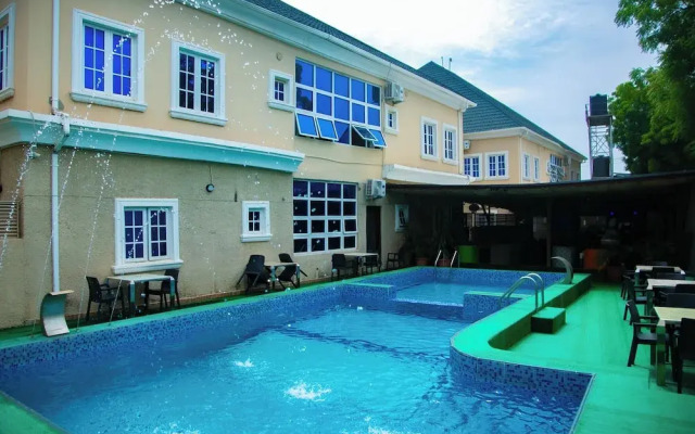 Apartment 550