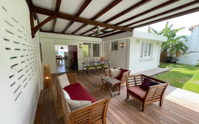 Maison avec piscine à 80 mètres de la plage