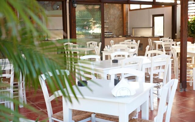 Eleaterra Hotel