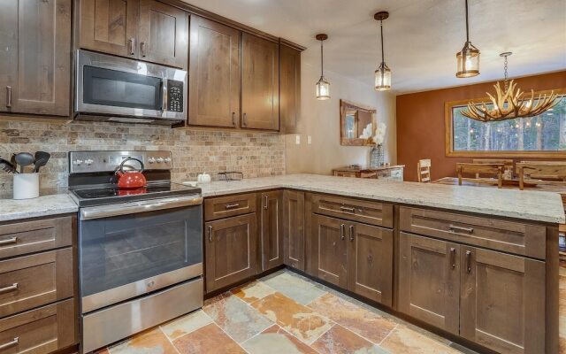 Snowy River 4 Bedroom Home by RedAwning