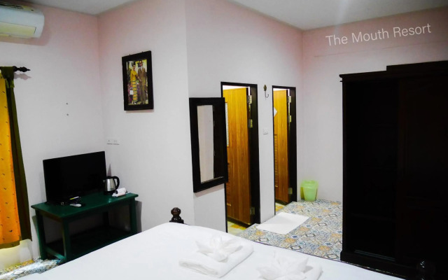 The Mouth Resort