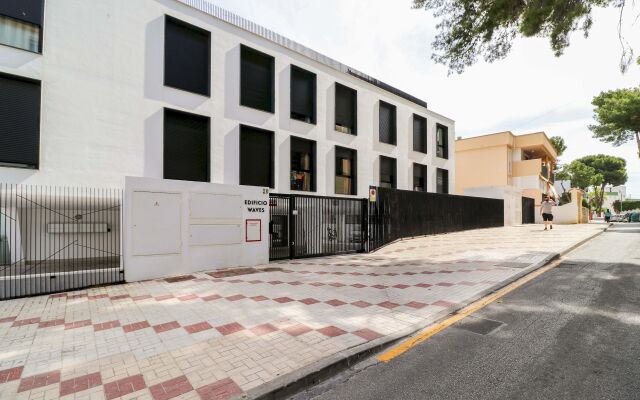 Garden Studio in Torremolinos Centre with Roof Solarium and Pool by Rafleys