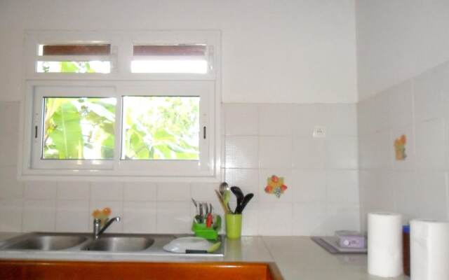 House With 2 Bedrooms in Petit-canal, With Wonderful Mountain View, Po