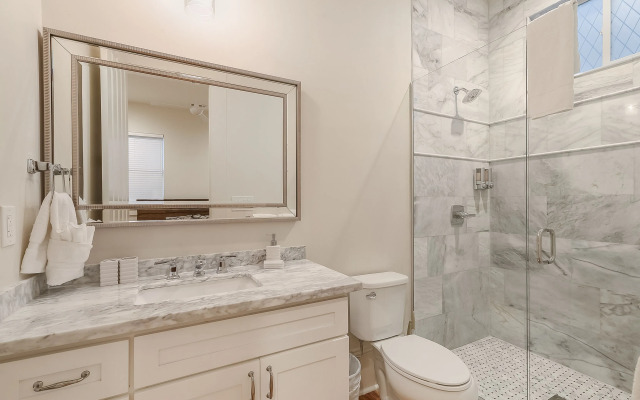 Residences Du Carondelet by Hosteeva