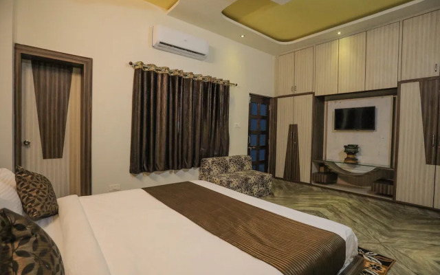 OYO 10286 Home Heritage 3BHK Villa Near Hiran Magri