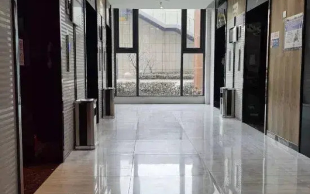 Taiyuan white shark Hotel