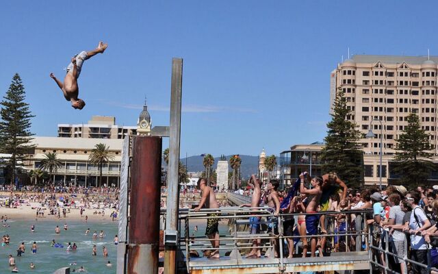 Glenelg Holiday Apartments