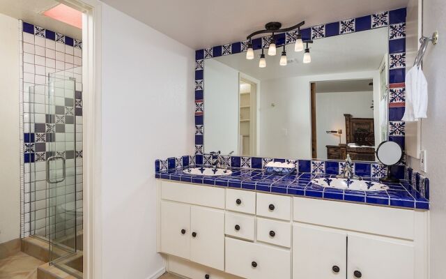 Casa Azul 4 BR by Casago