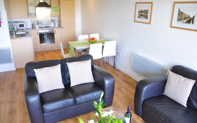 2 Bedroom Apartment 4 Persons With Free Parking