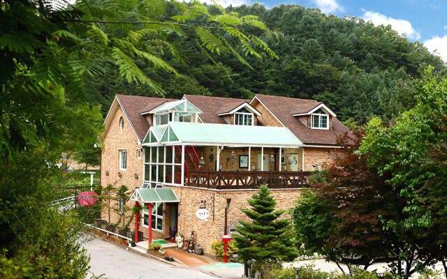 Gapyeong Moonlight View Pension