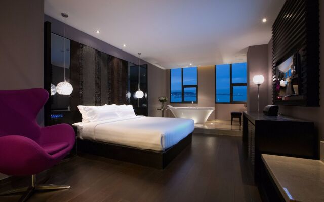 Orange Crystal Hotel Wusi Square Seaview