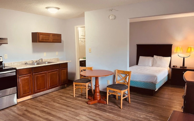 Palace Inn & Suites - Newport News/Jefferson Ave